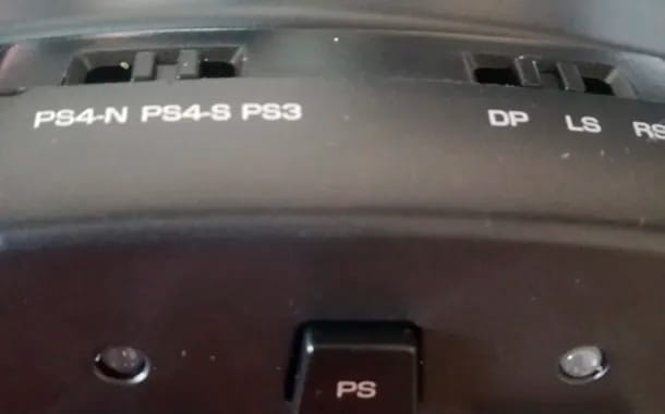 How to connect the steering wheel to PS4