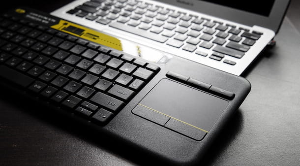 Como conectar um teclado ao laptop