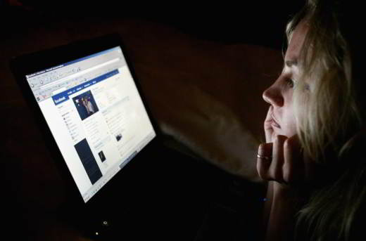 How to see who spies on you on Facebook