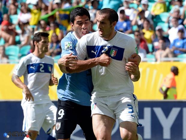 Luis Suarez, également des conséquences financières pour la morsure de Chiellini