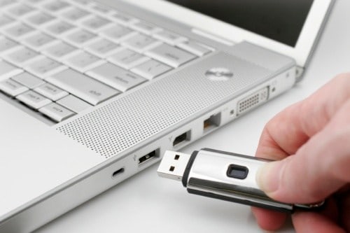 How to delete partitions on a USB stick